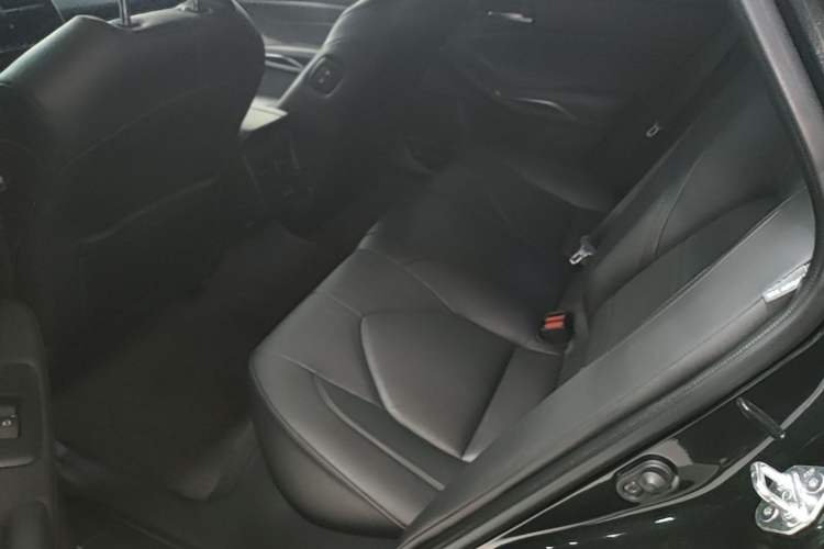 Used Toyota Avalon 2022 2.0L Luxury Edition Left Rear Seat