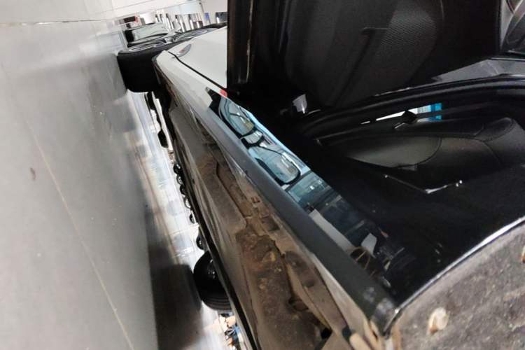 Used Toyota Avalon 2022 2.0L Luxury Edition Left Side Sill