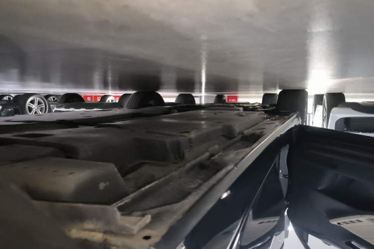 Used Toyota Avalon 2022 Dual-Engine 2.5L Luxury Edition Left Side Sill