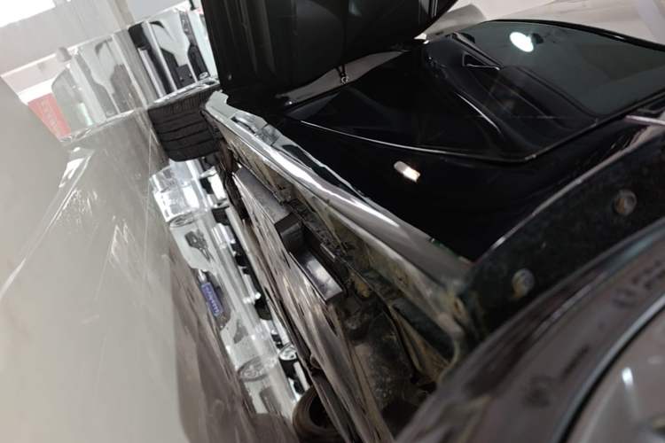 Used Toyota Avalon 2022 2.0L XLE Premium Edition Left Side Sill