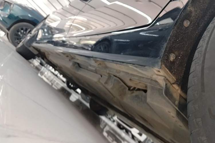 Used Toyota Avalon 2022 2.5L Ambition Edition Left Side Sill
