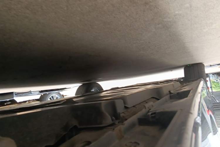 Used Toyota Avalon 2022 2.0L Luxury Edition Left Side Sill