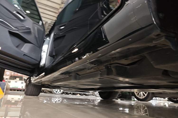 Used Toyota Avalon 2022 Dual-Engine 2.5L Luxury Edition Left Side Sill