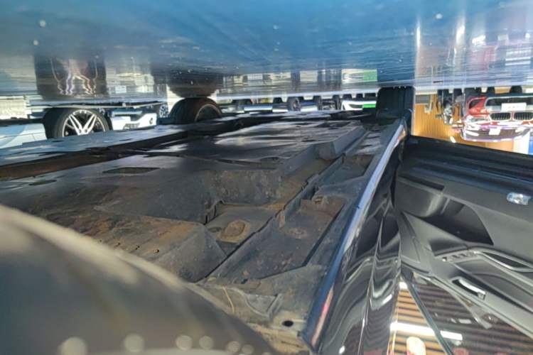 Used Toyota Avalon 2022 2.0L Luxury Edition Left Side Sill