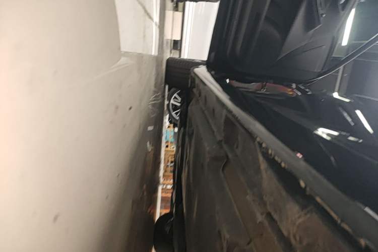 Used Toyota Avalon 2022 2.0L Luxury Edition Left Side Sill