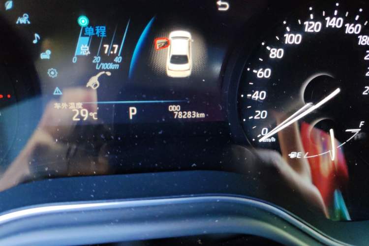 Used Toyota Avalon 2022 2.0L Luxury Edition Odometer Close Up