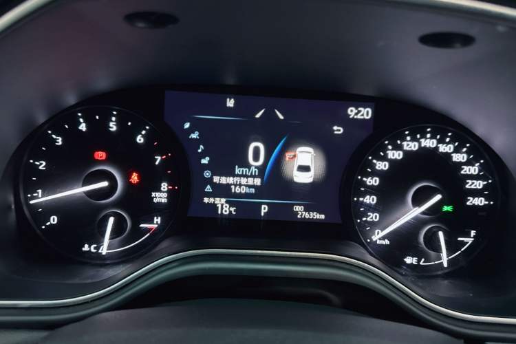 Used Toyota Avalon 2022 2.0L Luxury Edition Odometer Close Up