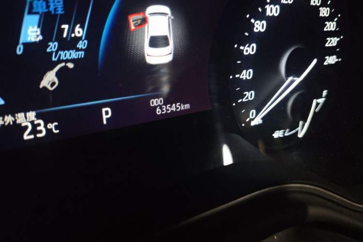Used Toyota Avalon 2022 2.5L Luxury Edition Odometer Close Up