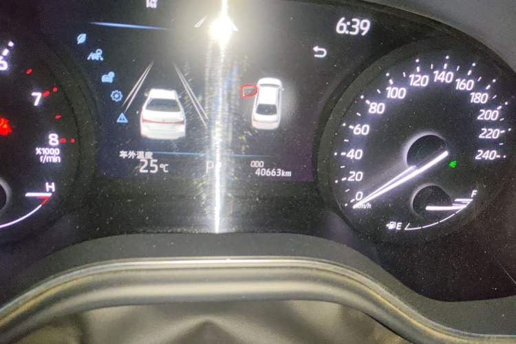 Used Toyota Avalon 2022 2.0L Ambition Edition Odometer Close Up