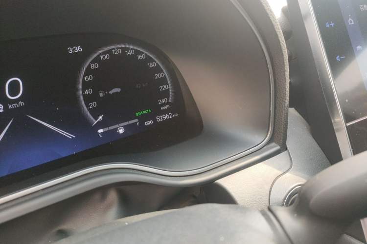 Used Toyota Avalon 2022 2.0L XLE Premium Edition Odometer Close Up