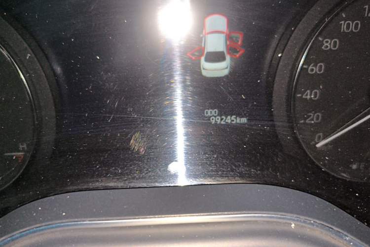 Used Toyota Avalon 2022 Dual-Engine 2.5L Luxury Edition Odometer Close Up