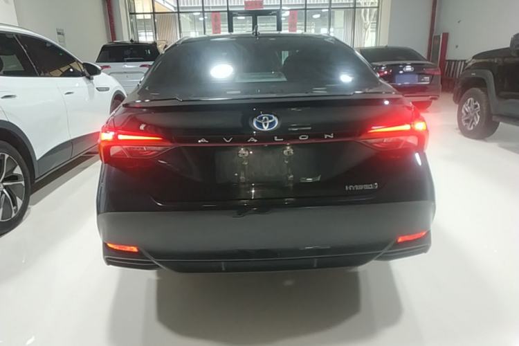 Used Toyota Avalon 2022 Dual-Engine 2.5L Luxury Edition Rear