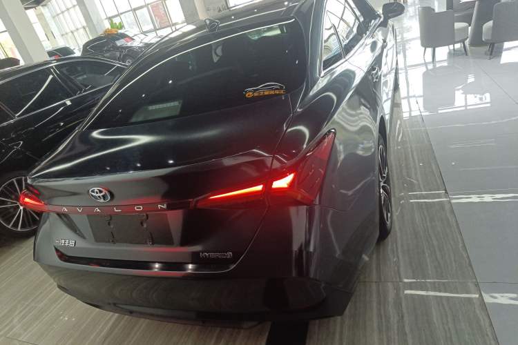 Used Toyota Avalon 2022 Dual-Engine 2.5L Luxury Edition Rear