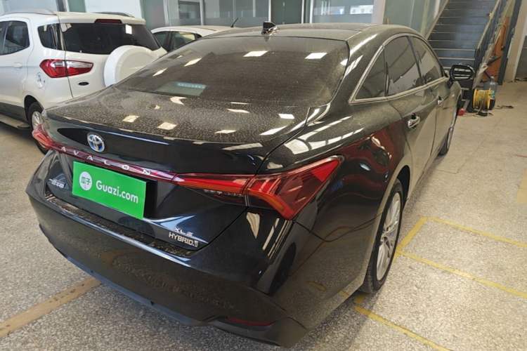Used Toyota Avalon 2022 Dual-Engine 2.5L XLE Premium Edition Rear Right 45 Deg