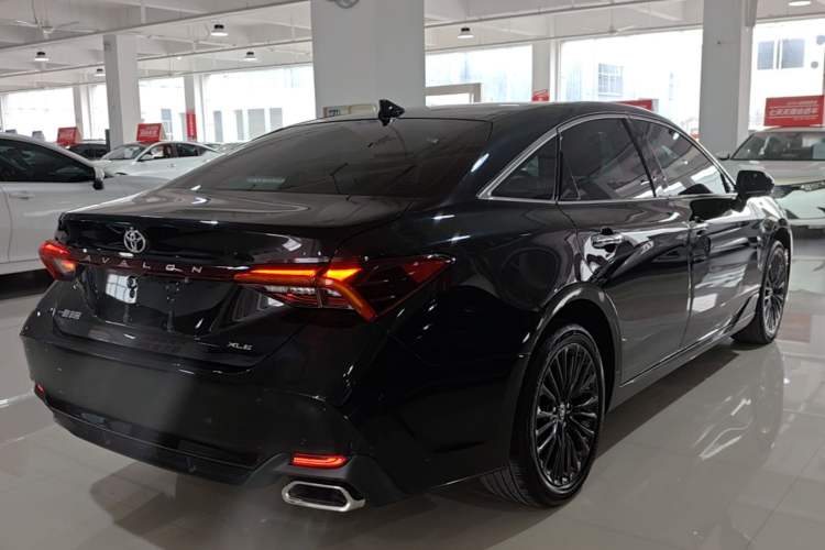 Used Toyota Avalon 2022 2.0L XLE Premium Edition Rear Right 45 Deg
