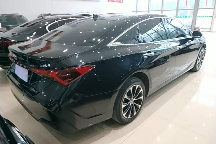 Used Toyota Avalon 2022 Dual-Engine 2.5L Luxury Edition Rear Right 45 Deg