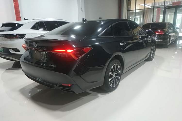 Used Toyota Avalon 2022 Dual-Engine 2.5L Luxury Edition Rear Right 45 Deg