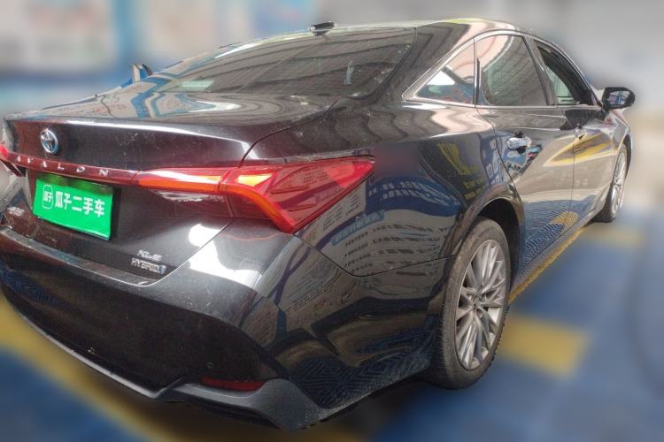 Used Toyota Avalon 2022 Dual-Engine 2.5L XLE Premium Edition Rear Right 45 Deg