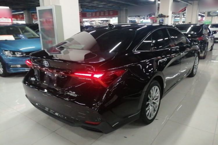 Used Toyota Avalon 2022 Dual-Engine 2.5L XLE Premium Edition Rear Right 45 Deg