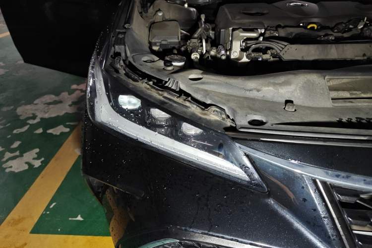 Used Toyota Avalon 2022 2.5L Luxury Edition Right Front Headlight