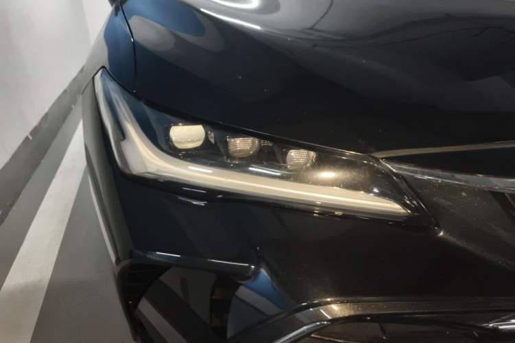 Used Toyota Avalon 2022 Dual-Engine 2.5L Luxury Edition Right Front Headlight