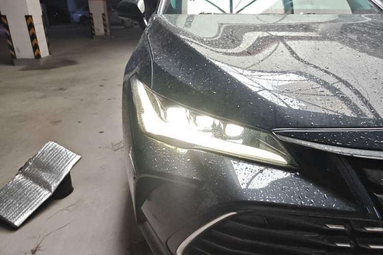 Used Toyota Avalon 2022 Dual-Engine 2.5L XLE Premium Edition Right Front Headlight