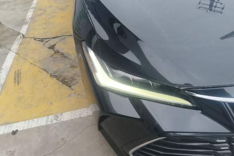Used Toyota Avalon 2022 2.0L Luxury Edition Right Front Headlight
