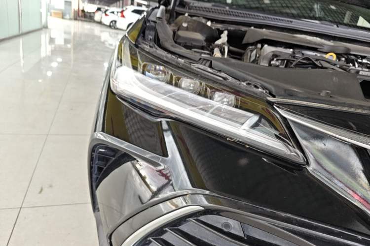 Used Toyota Avalon 2022 2.0L XLE Premium Edition Right Front Headlight