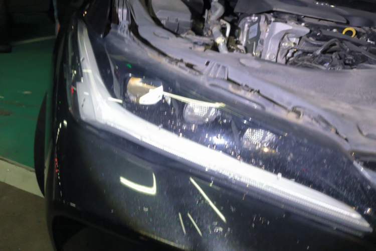 Used Toyota Avalon 2022 2.0L Ambition Edition Right Front Headlight