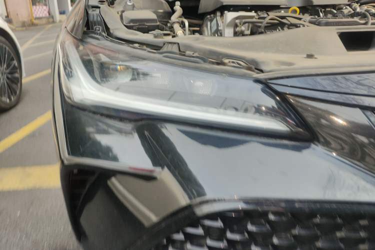 Used Toyota Avalon 2022 2.0L Luxury Edition Right Front Headlight