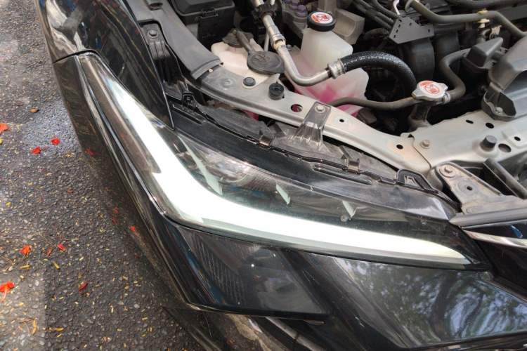 Used Toyota Avalon 2022 Dual-Engine 2.5L Luxury Edition Right Front Headlight
