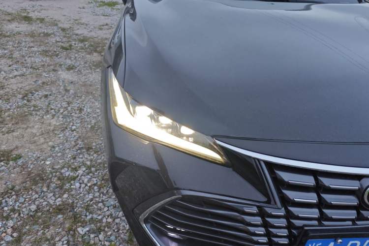 Used Toyota Avalon 2022 2.0L Luxury Edition Exterior 3