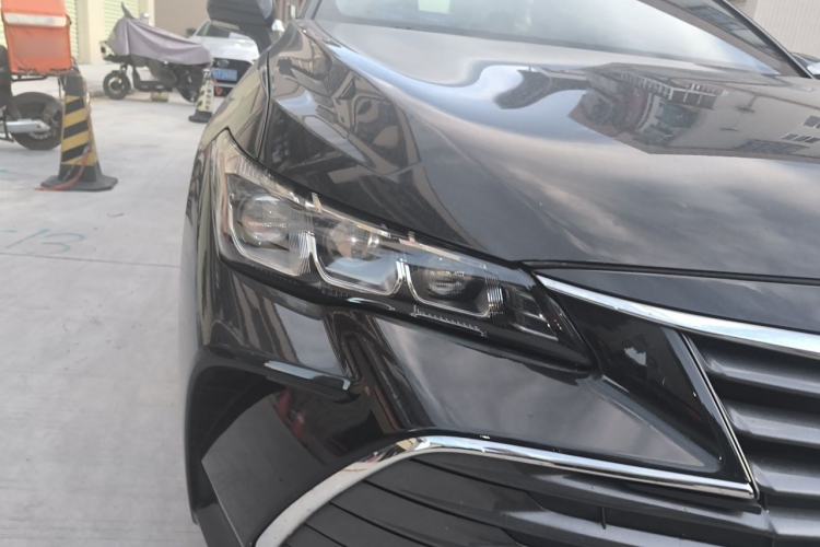 Used Toyota Avalon 2022 2.5L Luxury Edition Right Front Headlight