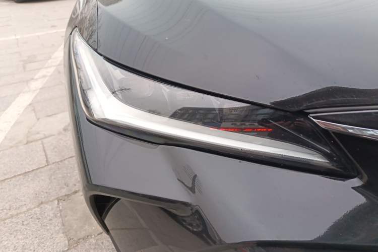Used Toyota Avalon 2022 2.0L XLE Premium Edition Right Front Headlight