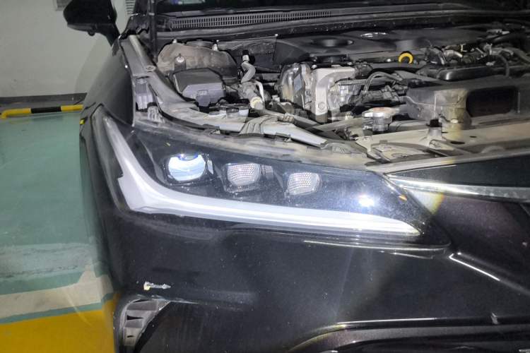 Used Toyota Avalon 2022 2.0L Luxury Edition Right Front Headlight