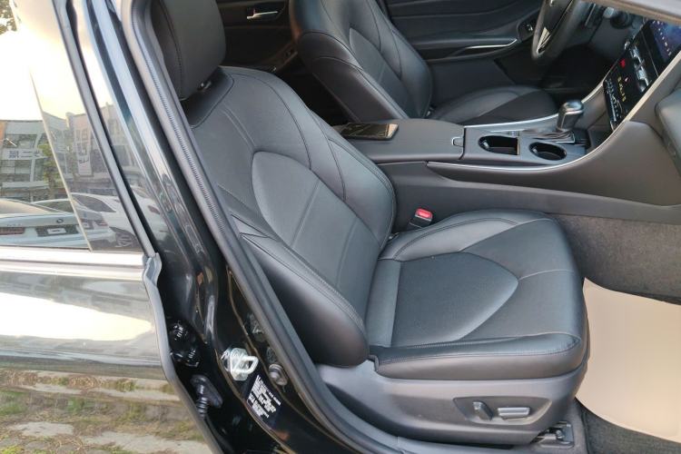 Used Toyota Avalon 2022 2.5L Luxury Edition Right Front Seat