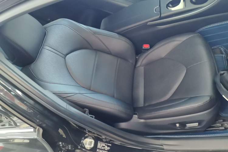 Used Toyota Avalon 2022 Dual-Engine 2.5L Luxury Edition Right Front Seat