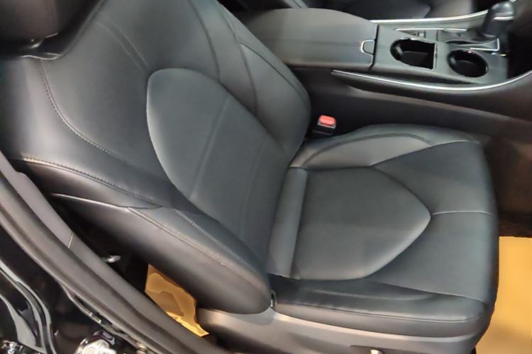 Used Toyota Avalon 2022 2.0L Luxury Edition Right Front Seat