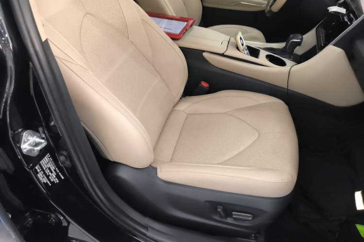 Used Toyota Avalon 2022 Dual-Engine 2.5L Luxury Edition Right Front Seat