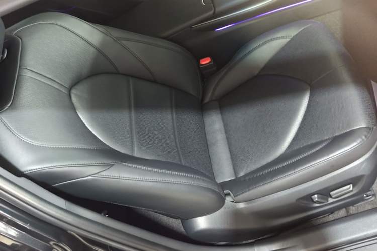 Used Toyota Avalon 2022 2.0L XLE Premium Edition Right Front Seat