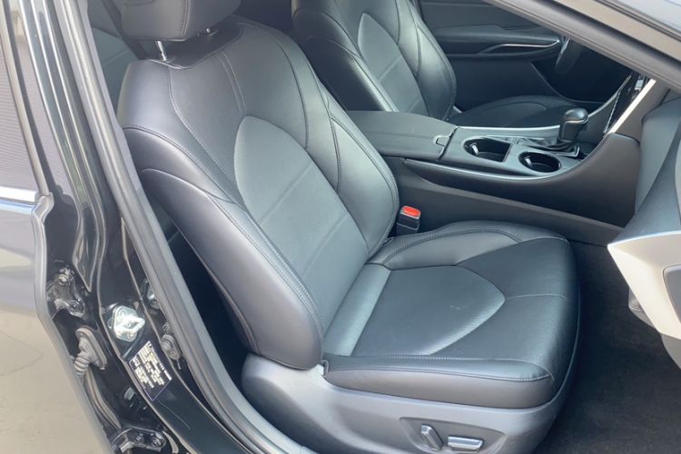 Used Toyota Avalon 2022 Dual-Engine 2.5L Luxury Edition Right Front Seat