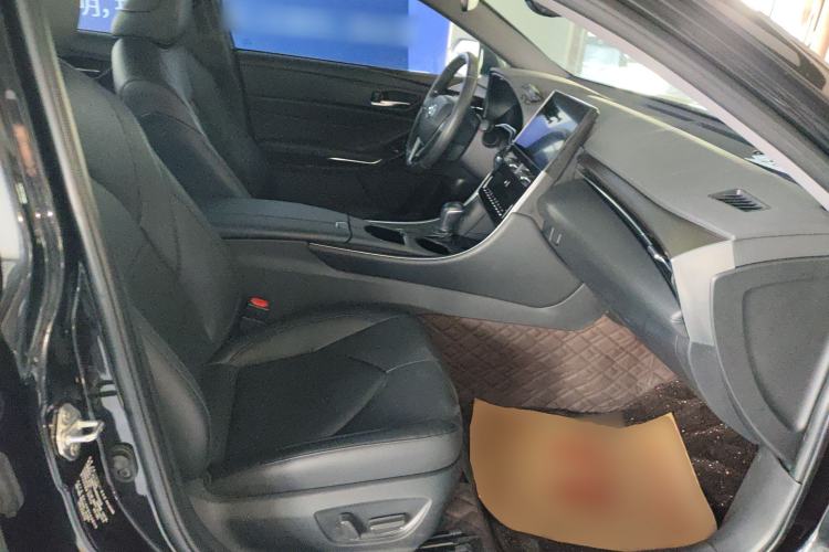 Used Toyota Avalon 2022 2.0L Luxury Edition Right Front Seat