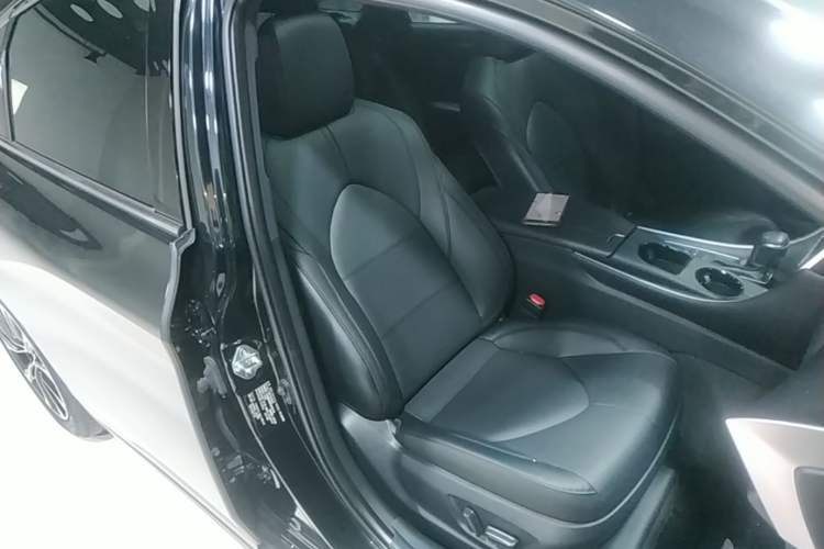 Used Toyota Avalon 2022 Dual-Engine 2.5L Luxury Edition Right Front Seat
