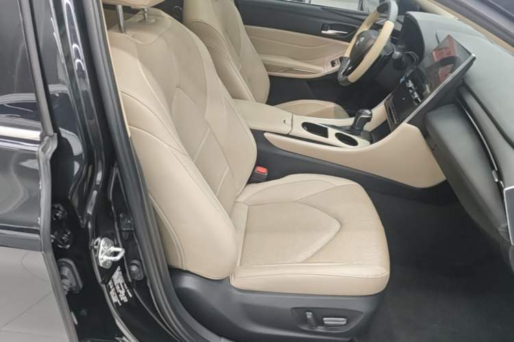 Used Toyota Avalon 2022 2.5L Luxury Edition Right Front Seat