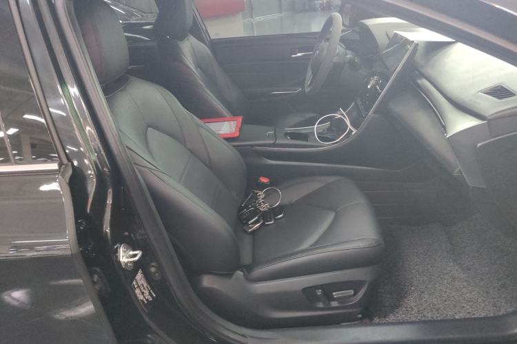 Used Toyota Avalon 2022 Dual-Engine 2.5L Luxury Edition Right Front Seat