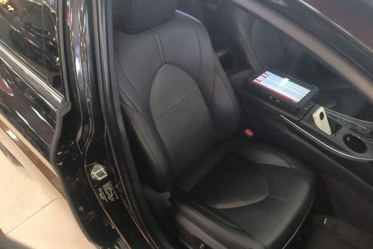 Used Toyota Avalon 2022 2.0L Luxury Edition Right Front Seat