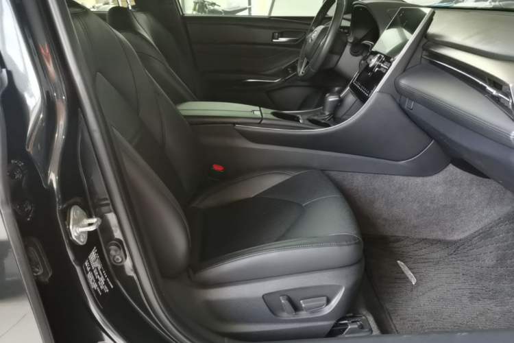 Used Toyota Avalon 2022 2.0L Luxury Edition Right Front Seat