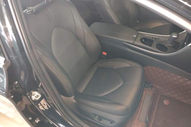 Used Toyota Avalon 2022 Dual-Engine 2.5L Luxury Edition Right Front Seat