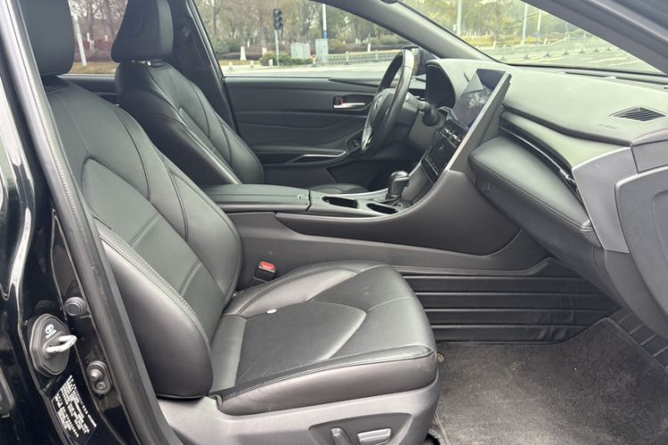 Used Toyota Avalon 2022 2.0L Luxury Edition Right Front Seat