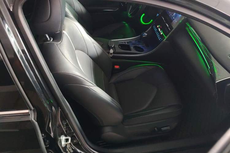 Used Toyota Avalon 2022 2.5L Luxury Edition Right Front Seat
